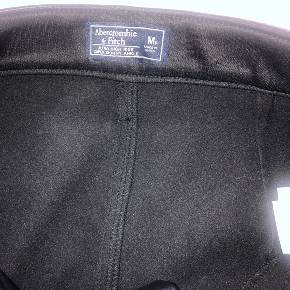 Abercrombie & Fitch vegan leather pants - Picture 5 of 5